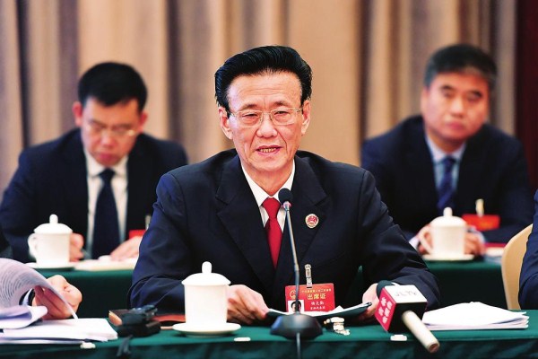 Jilin deputies participate in two sessions