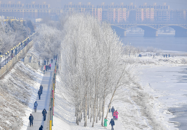 Rime transforms Jilin city into winter wonderland