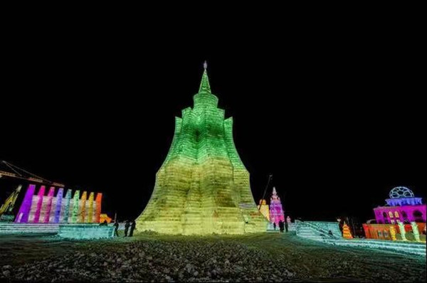 Ice sculptures embody Jilin people's passion for Winter Olympics