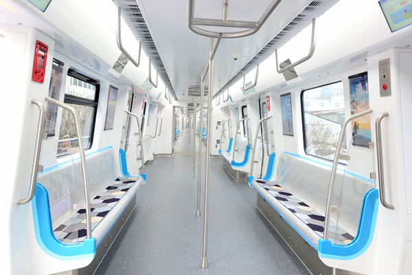 Self-driving metro train rolls off Jilin production line